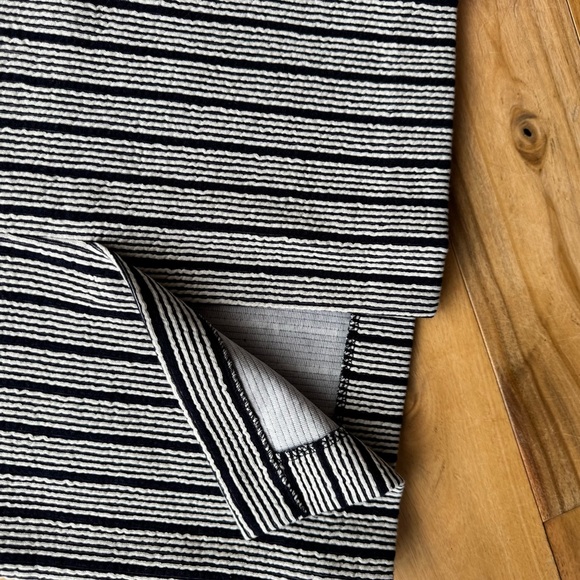 Ann Taylor, small Striped Black and White Women's pencil Skirt slit, and back - Picture 5 of 5